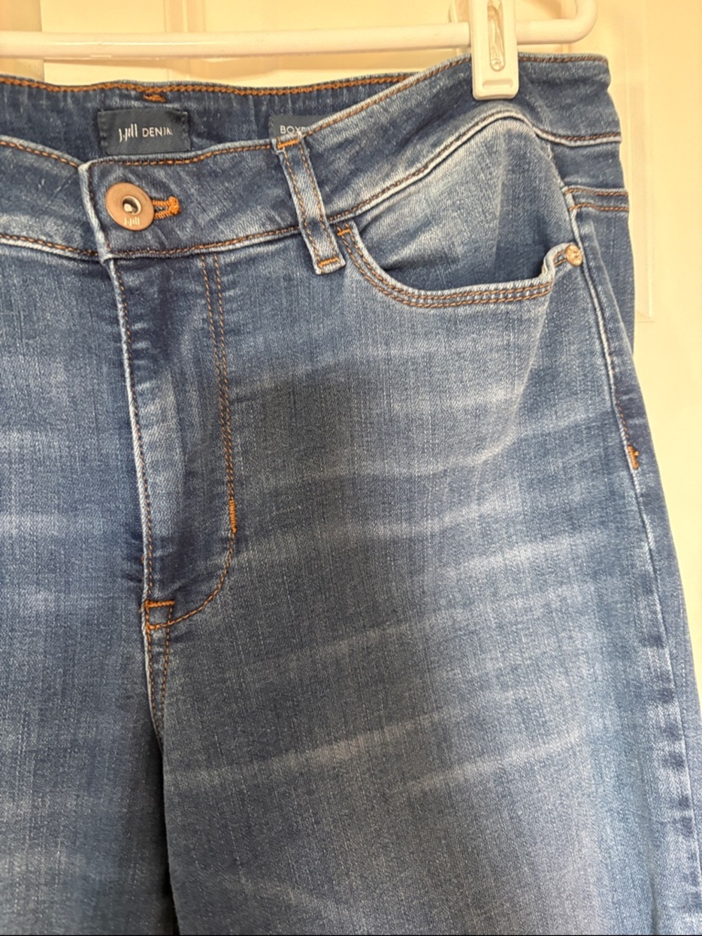 J. Jill Women's Boyfriend Jeans in Medium Blue Wash - Picture 4 of 13